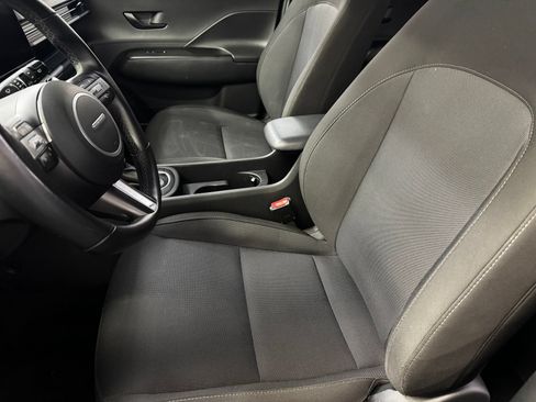 Used 2025 Hyundai Kona SEL AWD/4WD image 9