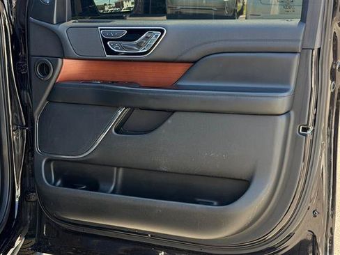 Used 2020 Lincoln Navigator Reserve AWD/4WD image 33