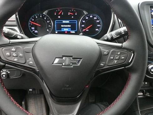 Used 2023 Chevrolet Equinox RS AWD/4WD image 16