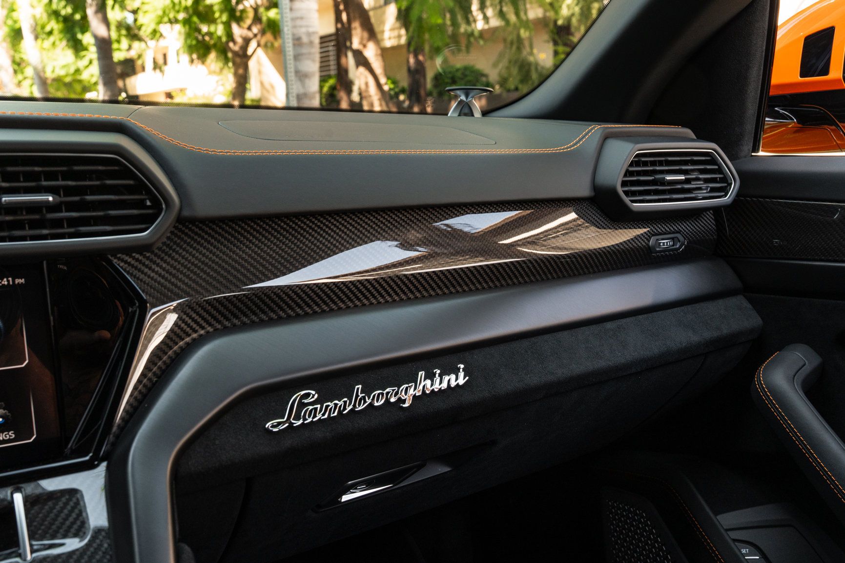 Used 2024 Lamborghini Urus Performante AWD/4WD image 54