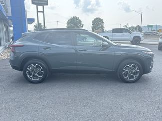 Used 2025 Chevrolet Trax LT w/ Driver Confidence Package FWD video 2