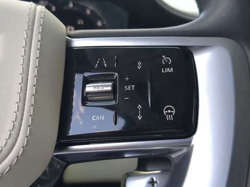 Used 2024 Land Rover Range Rover Long Wheelbase SE AWD/4WD image 24