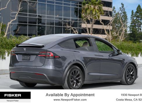 Used 2022 Tesla Model X image 8