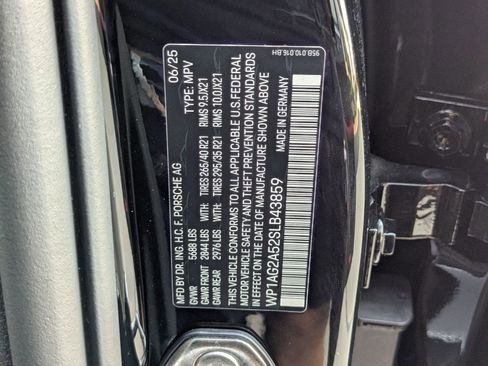 New 2025 Porsche Macan S image 29