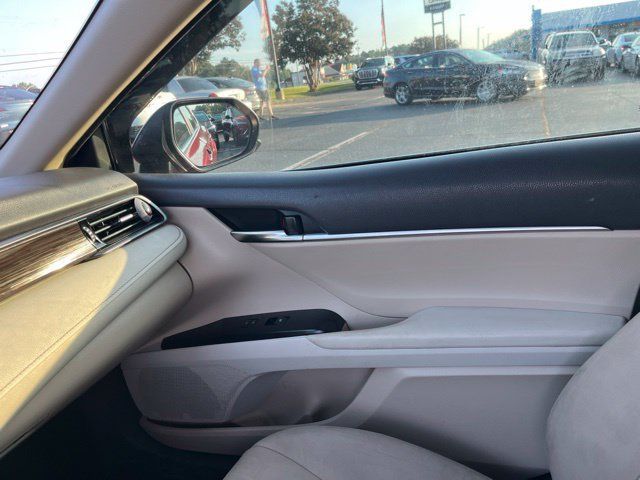Used 2019 Toyota Camry LE FWD image 26