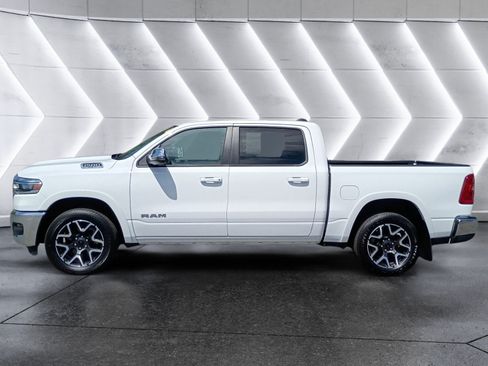 Used 2025 RAM 1500 Laramie AWD/4WD image 3