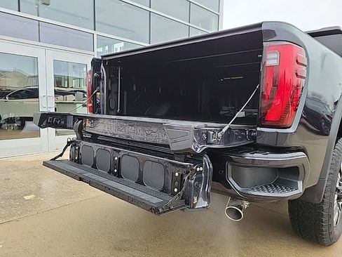 Used 2025 GMC Sierra 2500 Denali image 16