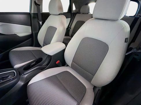 Used 2022 Hyundai Kona SE w/ Cargo Package image 12