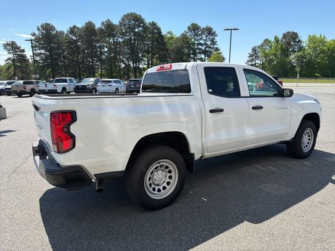 Used 2024 Chevrolet Colorado W/T image 8