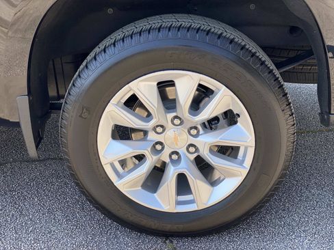 Used 2024 Chevrolet Silverado 1500 Custom image 17