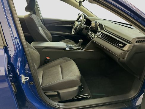 Used 2025 Toyota Camry LE image 32