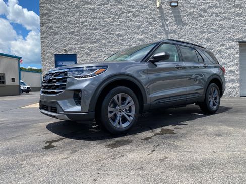 New 2026 Ford Explorer Active w/ Active Comfort Package AWD/4WD image 3
