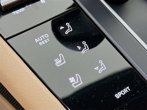 New 2026 Porsche Macan image 23