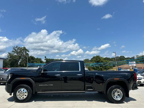 Used 2024 GMC Sierra 3500 Denali Ultimate AWD/4WD image 4