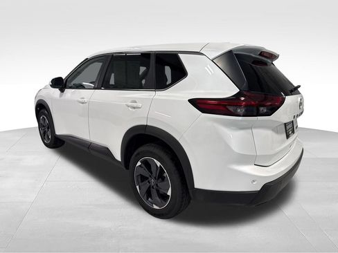 Used 2024 Nissan Rogue SV AWD/4WD image 44