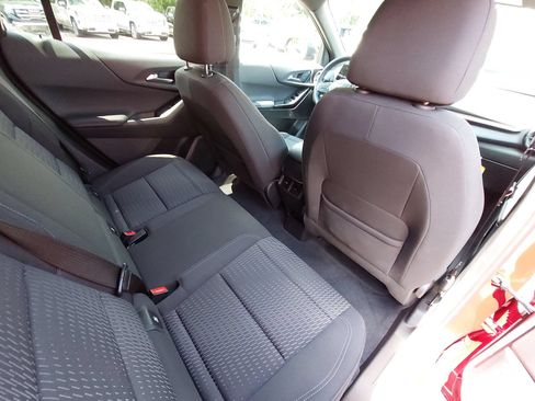 Used 2025 Chevrolet Equinox LT w/ Safety and Technology Package FWD image 11