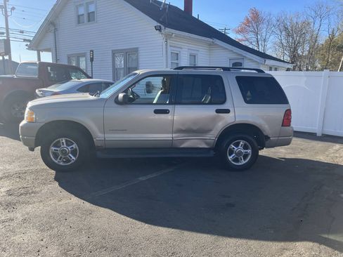 Used 2004 Ford Explorer Sport XLT AWD/4WD image 10