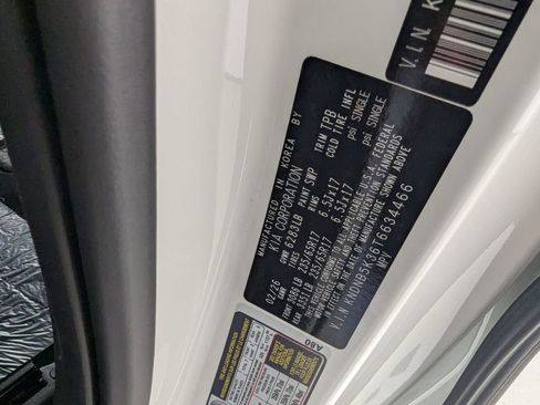 New 2026 Kia Carnival LX FWD image 27