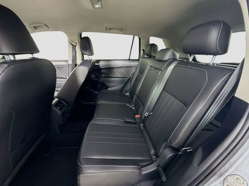 Used 2022 Volkswagen Tiguan SE image 23