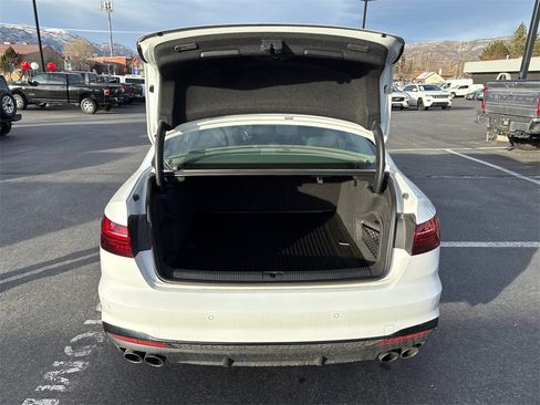 Used 2023 Jeep Wrangler Unlimited Rubicon 4xe w/ Steel Bumper Group image 30