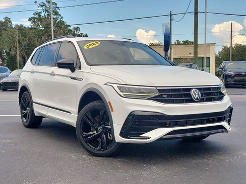 Used 2023 Volkswagen Tiguan SE R-Line FWD image 34