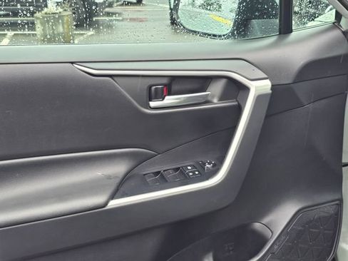 Used 2019 Toyota RAV4 XLE AWD/4WD image 25