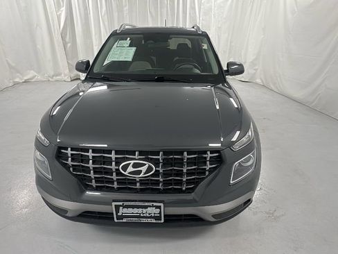 Used 2024 Hyundai Venue SEL image 8