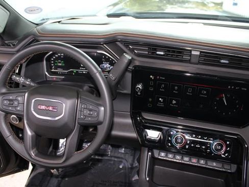 Used 2024 GMC Sierra 2500 AT4 w/ AT4 Premium Plus Package image 29