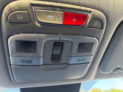 Used 2025 Kia Telluride S FWD image 24