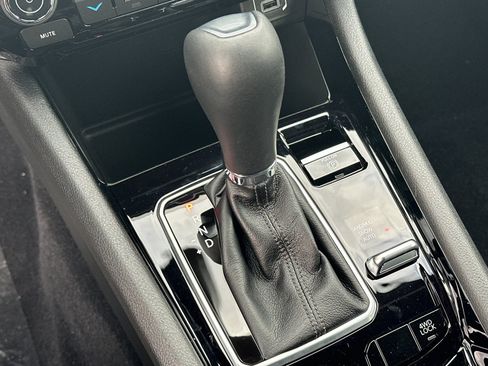 New 2026 Jeep Compass Limited image 19