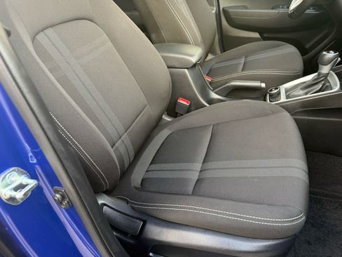 Used 2025 Hyundai Venue SEL FWD image 8