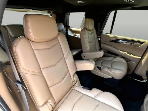 Used 2020 Cadillac Escalade Platinum AWD/4WD image 20