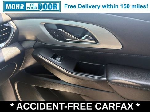 Used 2022 Chevrolet Traverse LT FWD image 32