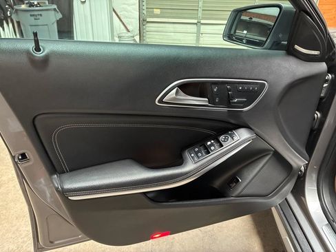 Used 2016 Mercedes-Benz GLA 250 image 16