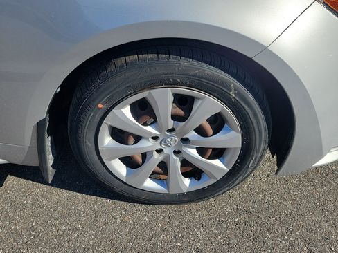 Used 2020 Toyota Corolla LE image 36