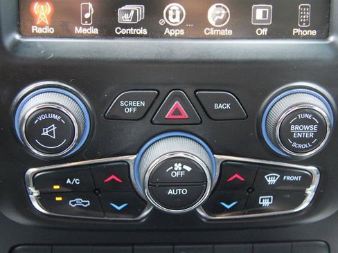 Used 2015 RAM 1500 Outdoorsman w/ Pittsburgh Penguins Edition AWD/4WD image 32
