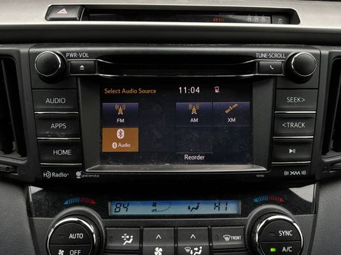 Used 2017 Toyota RAV4 XLE AWD/4WD image 29