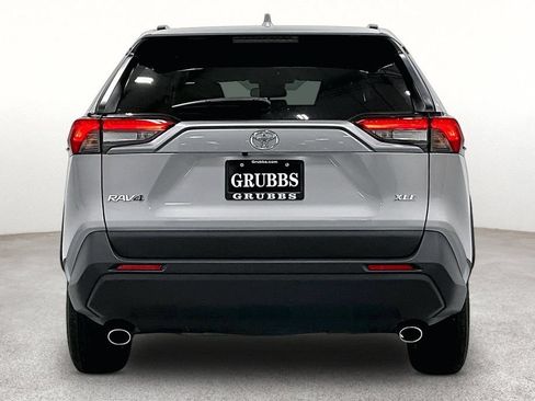 Used 2025 Toyota RAV4 XLE FWD image 5