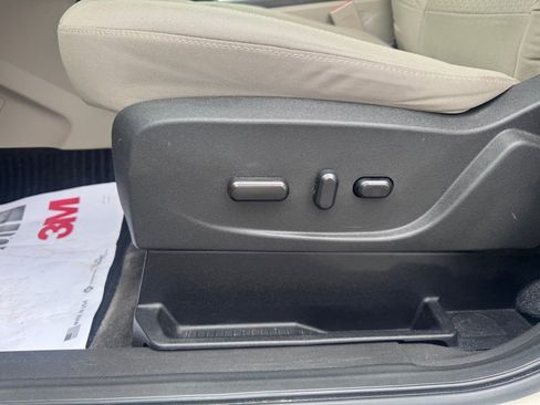 Used 2017 Ford Escape SE w/ Equipment Group 201A image 11