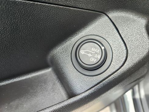 Used 2020 GMC Terrain SLE w/ Driver Convenience Package image 29