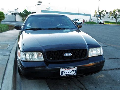 Used 2003 Ford Crown Victoria Police Interceptor image 1