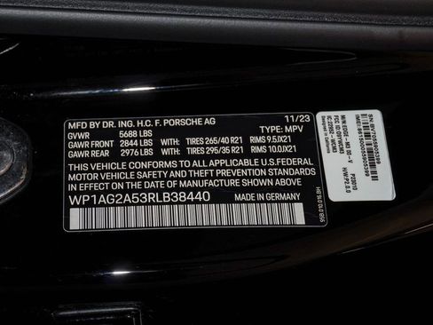 Certified 2024 Porsche Macan S AWD/4WD image 30