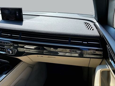 Used 2018 Audi Q7 3.0T Prestige AWD/4WD image 19