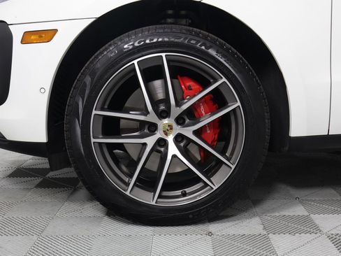 Certified 2023 Porsche Macan S AWD/4WD image 30