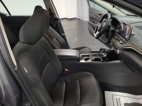 Used 2024 Nissan Altima 2.5 SV image 21