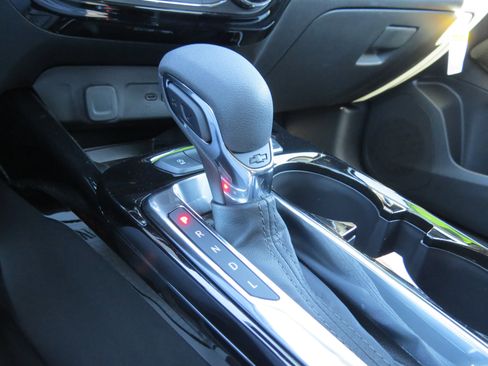 New 2026 Chevrolet Trax LT w/ Sunroof Package image 21