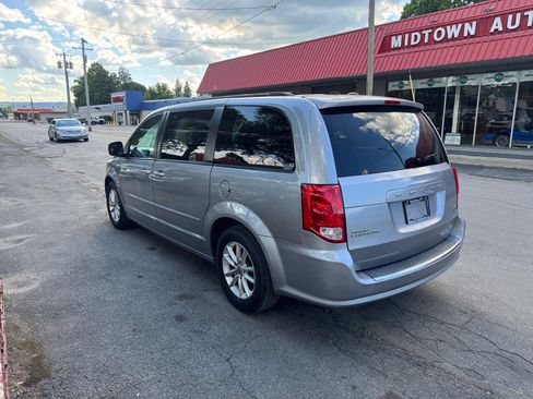 Used 2016 Dodge Grand Caravan SXT FWD image 4