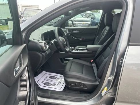 New 2026 Chevrolet Equinox LT w/ Convenience Package II FWD image 16