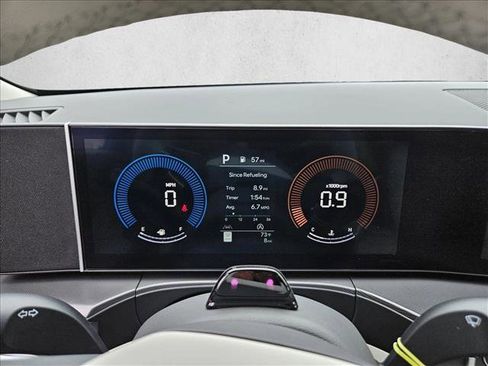 Certified 2025 Hyundai Santa Fe SEL image 15