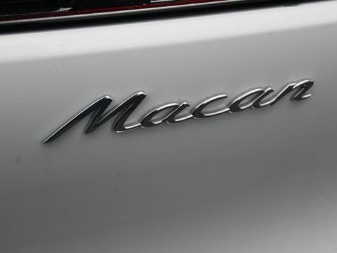 New 2026 Porsche Macan AWD/4WD image 9
